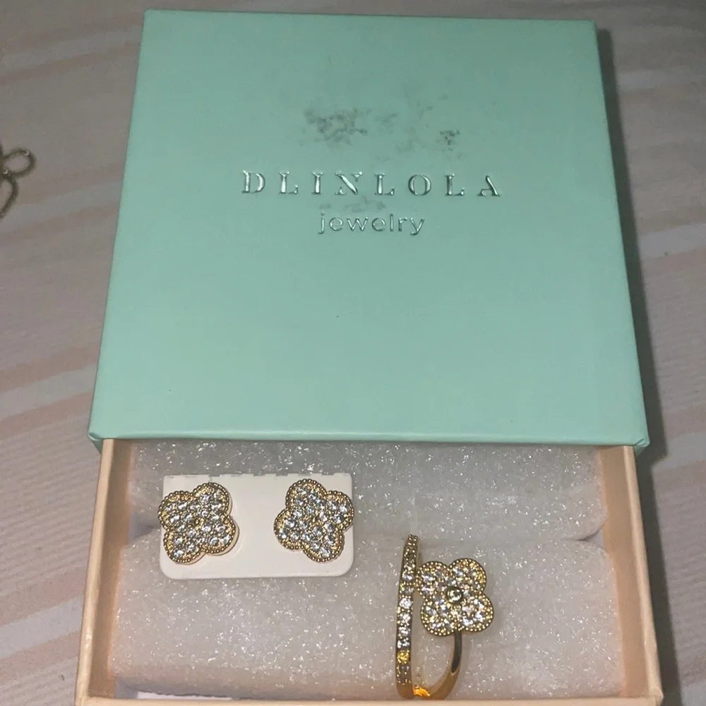 DLINLOLA Alhambra earring set - Picture 3 of 17